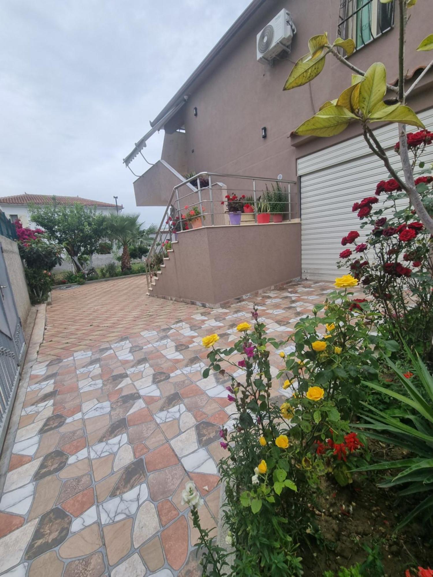 Vila Megi-Rent Room Vlorë Eksteriør bilde